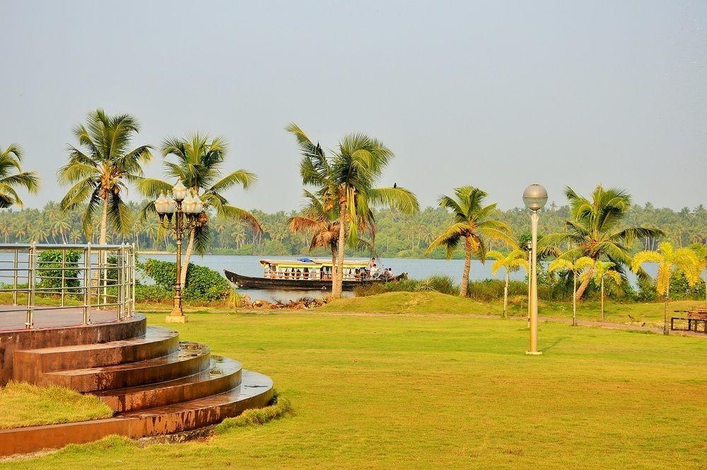 Lake Palace Trivandrum Vettutura Экстерьер фото