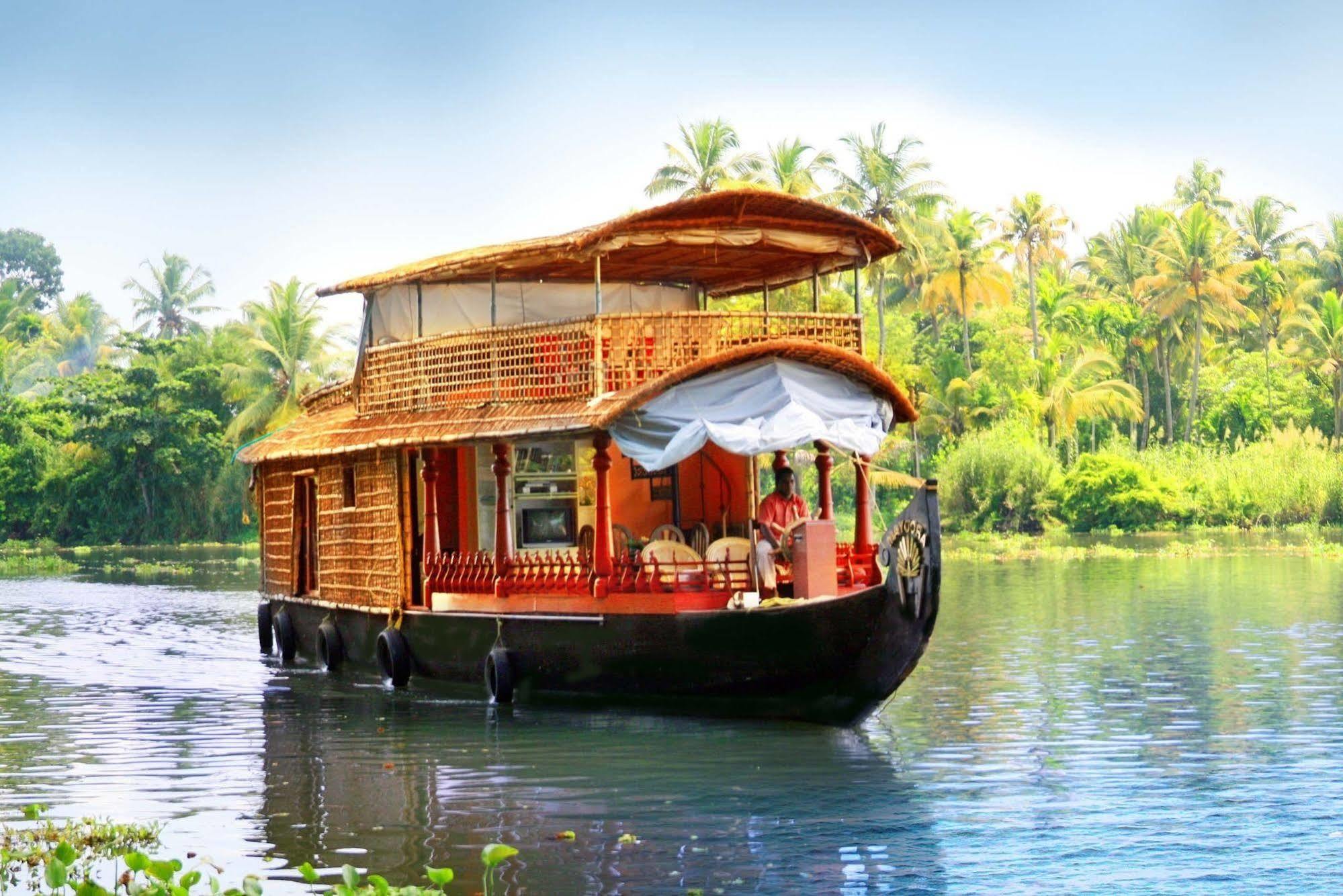 Lake Palace Trivandrum Vettutura Экстерьер фото
