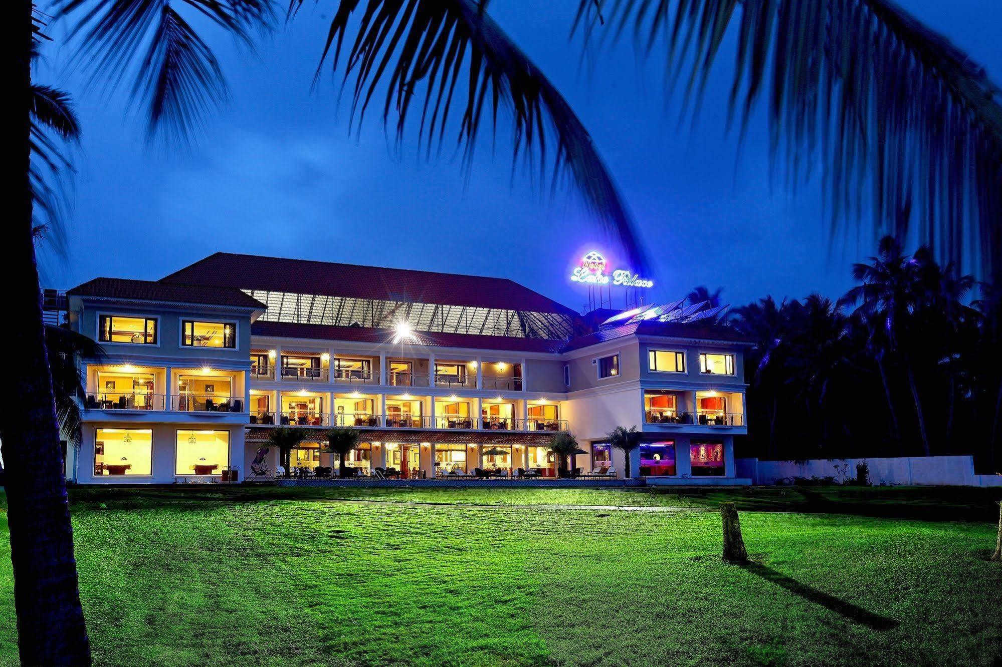 Lake Palace Trivandrum Vettutura Экстерьер фото